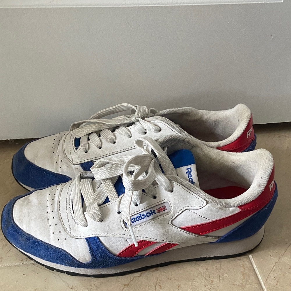 🧡 Women’s Reebok sneakers